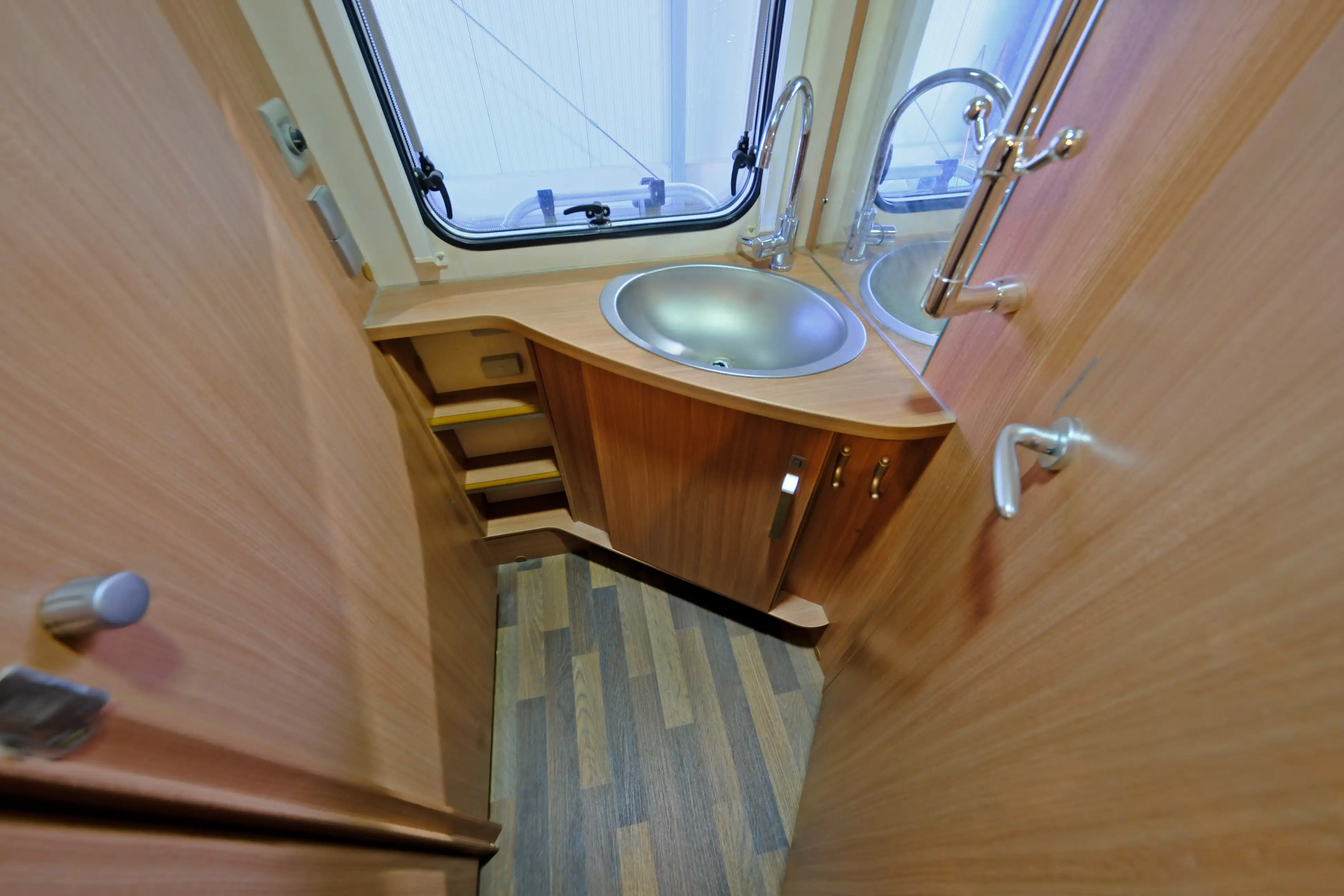 KNAUS Sky Traveller 500 
